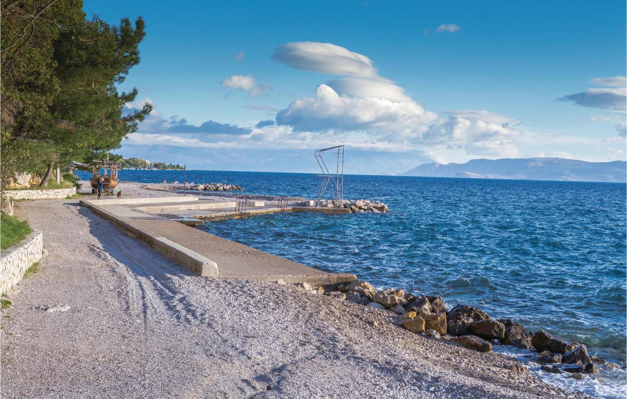 Stunning Apartment In Dramalj With House Sea View Kültér fotó