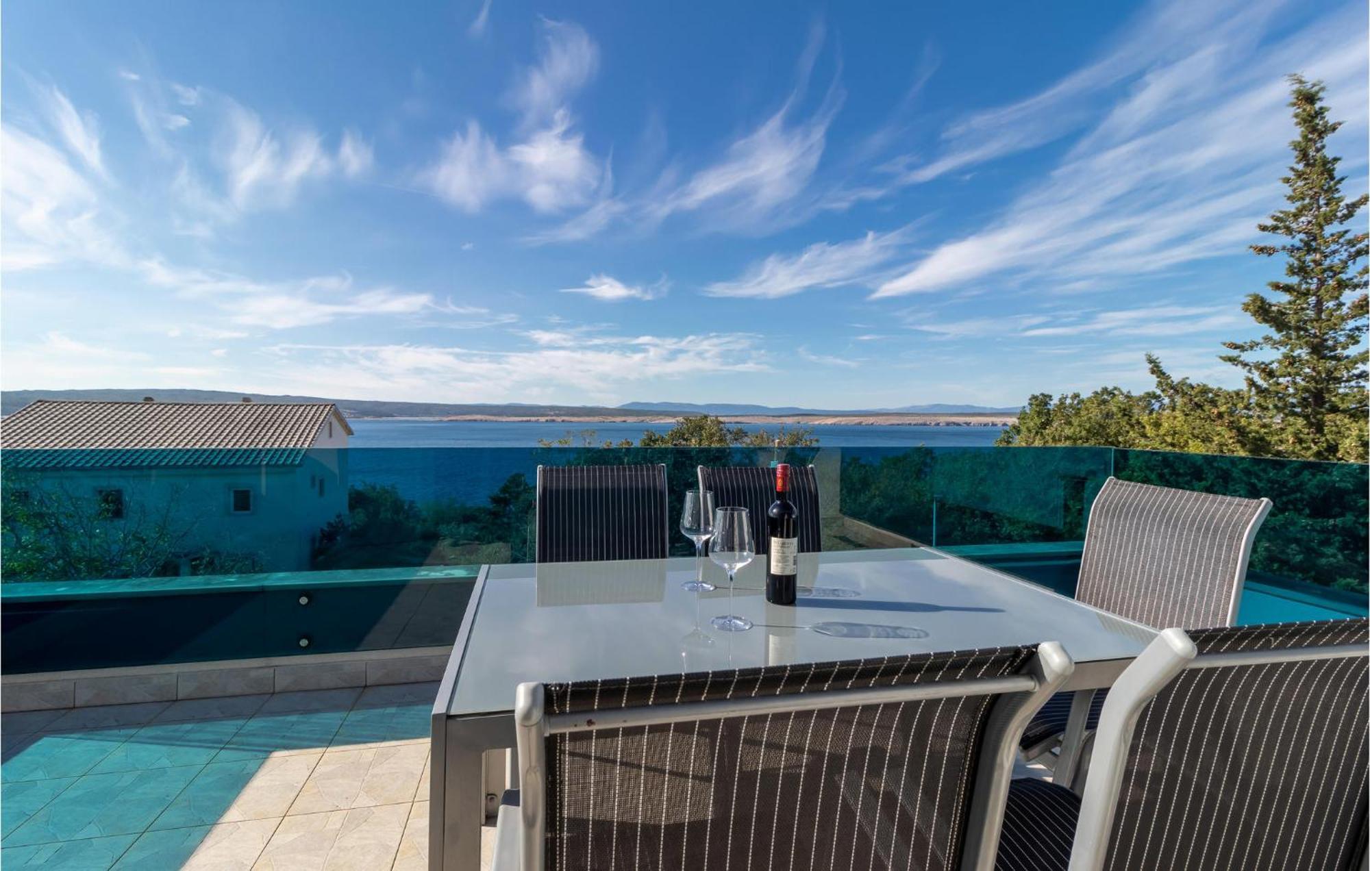 Stunning Apartment In Dramalj With House Sea View Kültér fotó